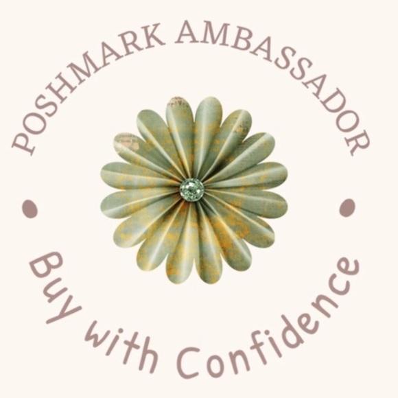 CECE • Women's Crew Neck Short Sleeve Pin-Tuck Blouse • Green • Large - Picture 5 of 5